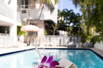 Crest Hotel Suites