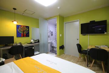 Room amenity