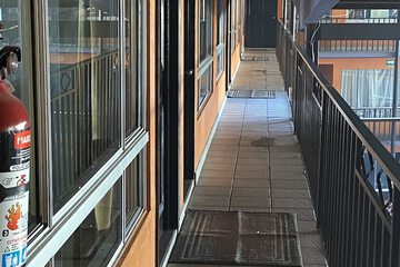 Handrails in hallways