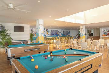 Sports bar