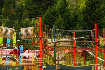 Ropes course (team building)