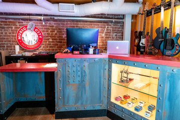 Check-in/check-out kiosk