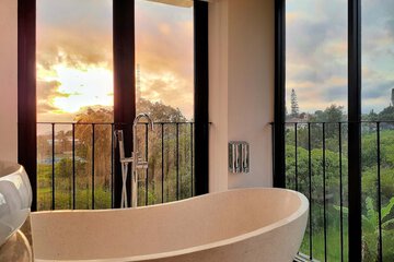 Private spa tub