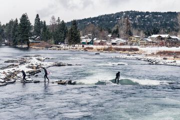 Surfing/boogie boarding