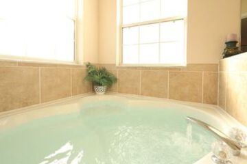 Deep Soaking Bathtub