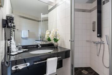 Bathroom amenities