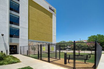 Pet-friendly amenities