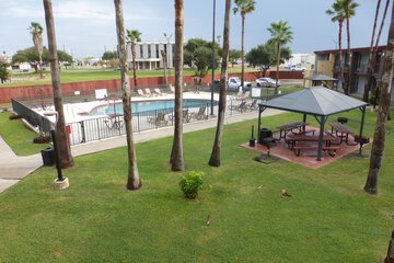 Red Roof Inn Corpus Christi North - Near Downtown
