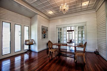 Concierge desk