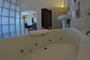 Private spa tub