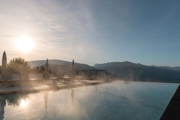 Infinity pool