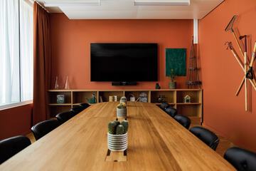 Meeting facility