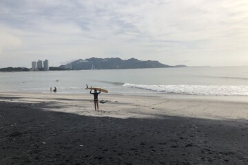 Surfing/boogie boarding
