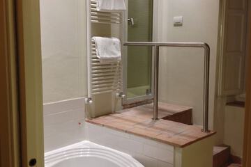 Jetted tub