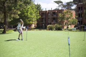 Mini-golf