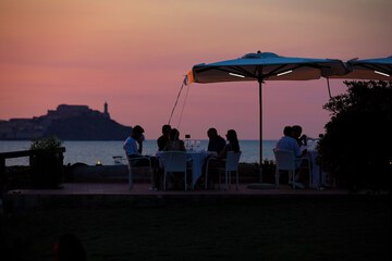 Couples dining