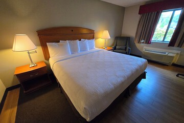 Fulton Hotel - Oswego Riverfront