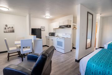 Kennewick Suites