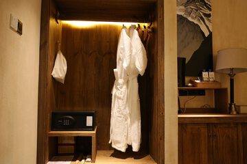 Room amenity