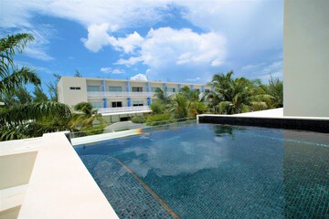 Rooftop pool
