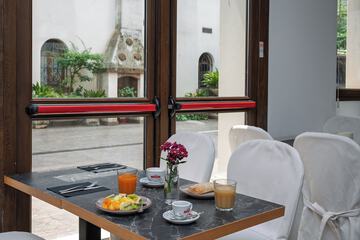 Breakfast area
