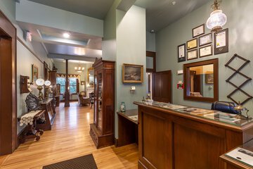 Check-in/check-out kiosk