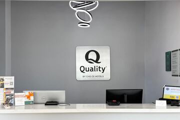 Check-in/check-out kiosk