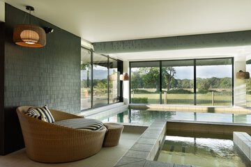 Indoor spa tub