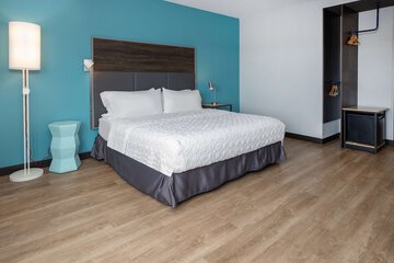 Room 16 of 43