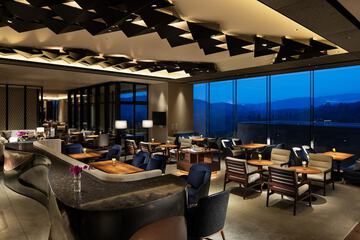 Lobby lounge