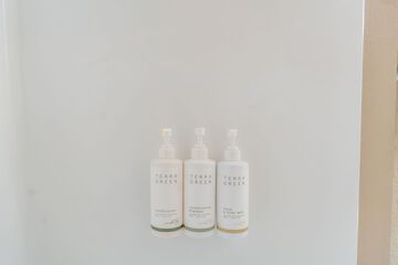 Bathroom amenities