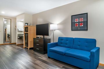 Room 16 of 33