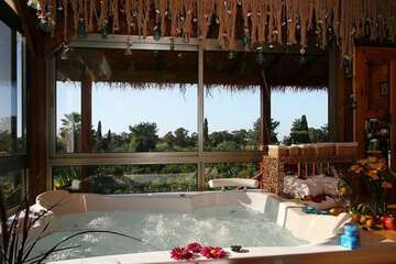 Private spa tub