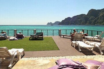 Sundeck