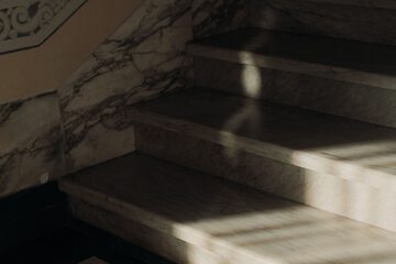 Handrails in stairways