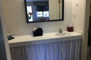 Bathroom sink