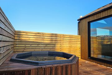 Private spa tub
