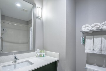 Room 25 of 38