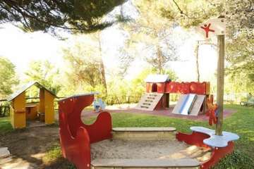 Children's play area - outdoor