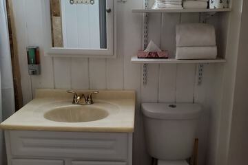 Bathroom sink