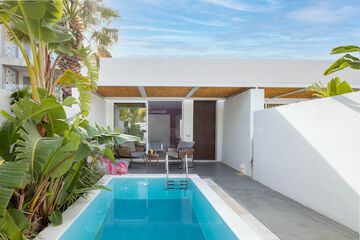 Private pool