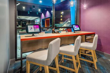 Business Center 36 of 36