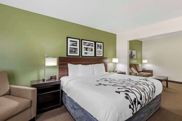 Room 11 of 32