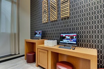 Business Center 59 of 59