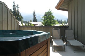 Private spa tub