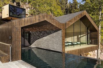 Infinity pool