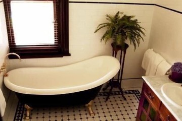 Deep soaking bathtub