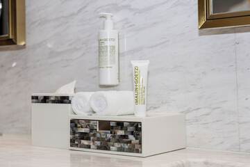 Bathroom amenities
