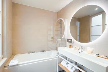 Jetted tub