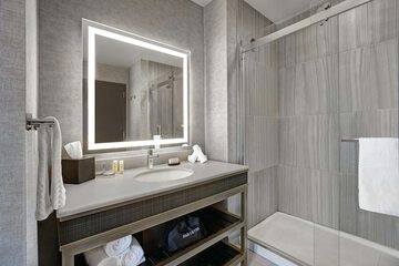 Room 14 of 65